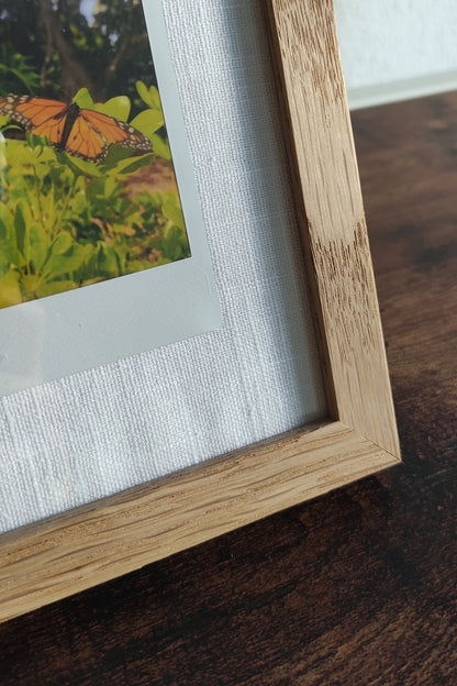 Impresión Instax Mini con Fondo de Tela y Marco de Roble A5